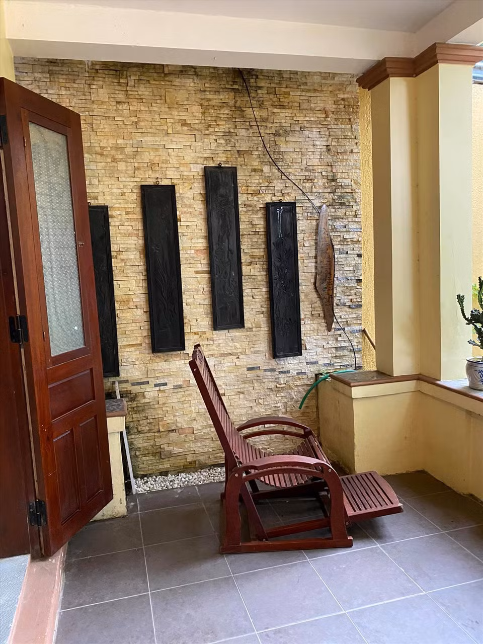 Góc thư giãn lý tưởng trong biệt thự. Ảnh: Lao động