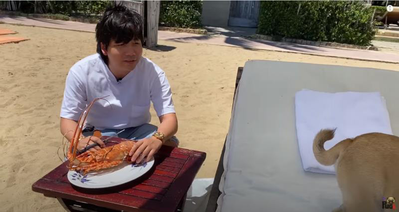... những màn trải nghiệm ẩm thực hàng chục triệu đồng với cua hoàng đế, tôm hùm Ai Cập.