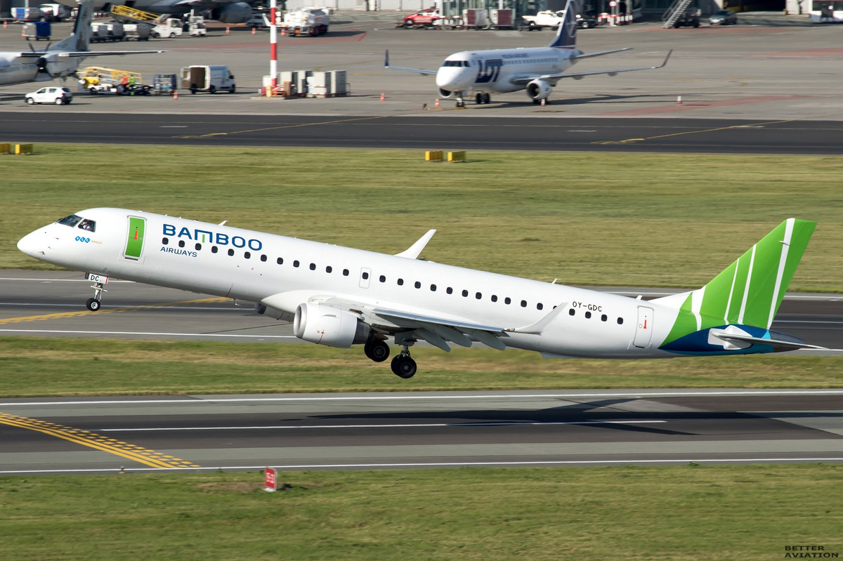 Hiện, đội bay của Bamboo có 30 chiếc, bao gồm 6 chiếc phản lực khu vực Embraer, ba chiếc thân rộng Boeing 787-9, và 21 chiếc thân hẹp Airbus A321, A320, A319. Ảnh: Bamboo Airways