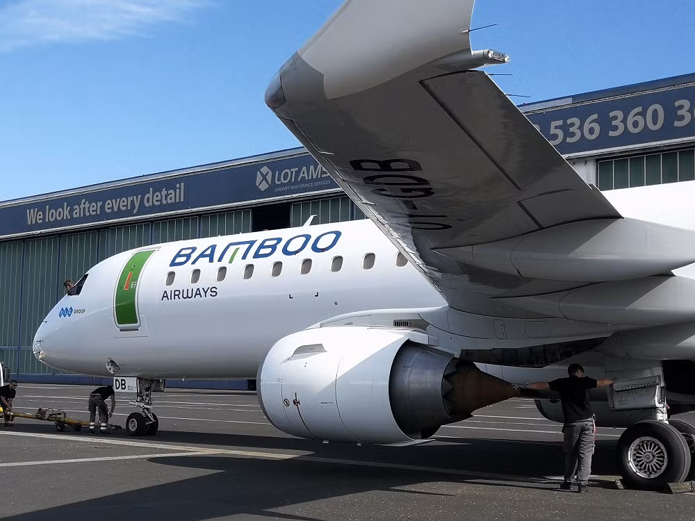 Đến nay, Bamboo Airways là hãng hàng không đầu tiên và duy nhất ở Việt Nam đang khai thác dòng máy bay phản lực E190 này. Hãng có kế hoạch mở rộng quy mô đội tàu Embraer lên 10 chiếc trong năm 2022. Ảnh: Bamboo Airways