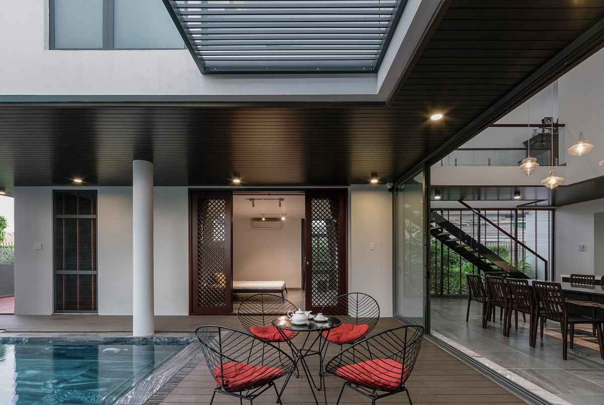 Nội thất biệt thự tối giản với gam màu lạnh, tạo không gian hiện đại.