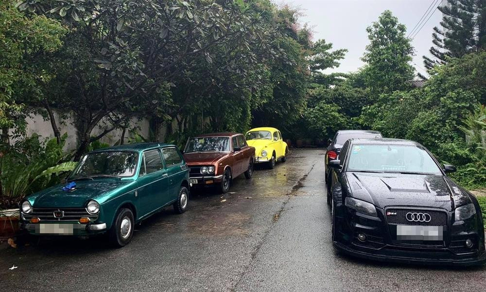 CEO Tống Đông Khuê chia sẻ đam mê của mình là xe và tốc độ. Hiện tại, anh chàng sở hữu 1 BST 10 chiếc xe hơi và xe cổ.