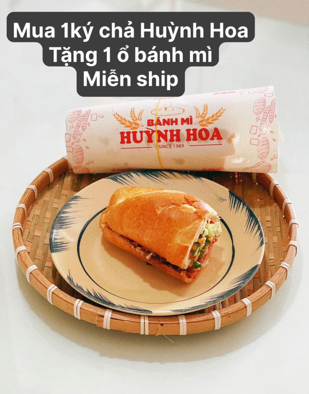 Thương hiệu bánh mì Huỳnh Hoa do hai chị em thân thiết cùng tạo nên là Huynh và Hoa, nhưng sau này thường được người dân quen gọi là Huỳnh Hoa. Ảnh: Facebook
