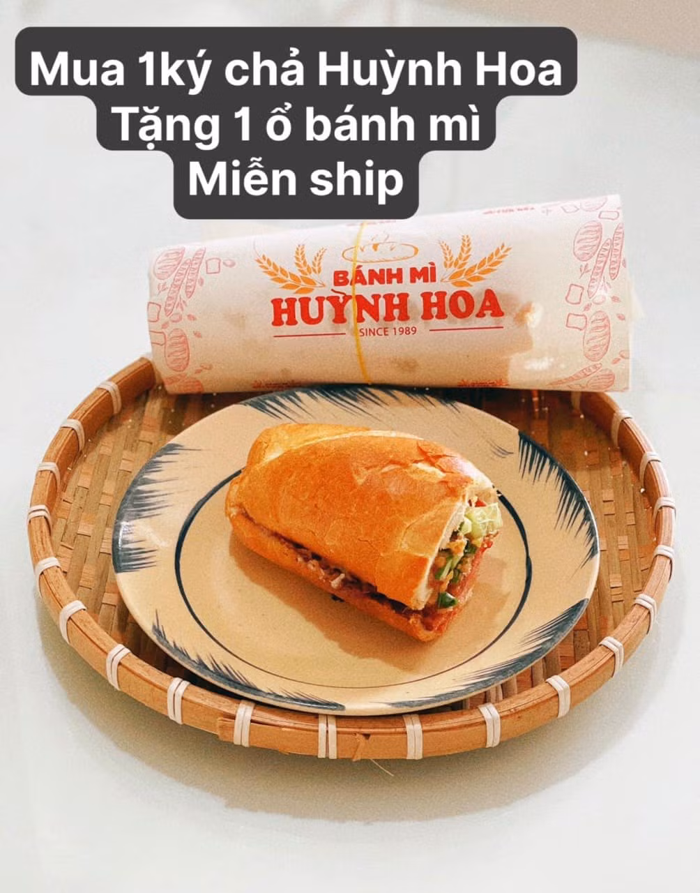 Thương hiệu bánh mì Huỳnh Hoa do hai chị em thân thiết cùng tạo nên là Huynh và Hoa, nhưng sau này thường được người dân quen gọi là Huỳnh Hoa. Ảnh: Facebook