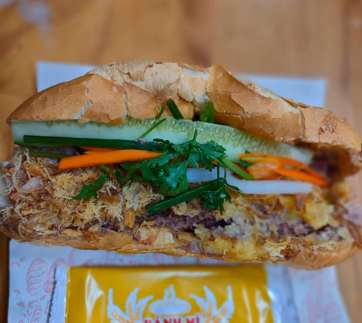 Nhanh chóng, tiệm bánh mì trở nên nổi tiếng nhất nhì Sài Gòn như hiện nay. Ảnh: Facebook