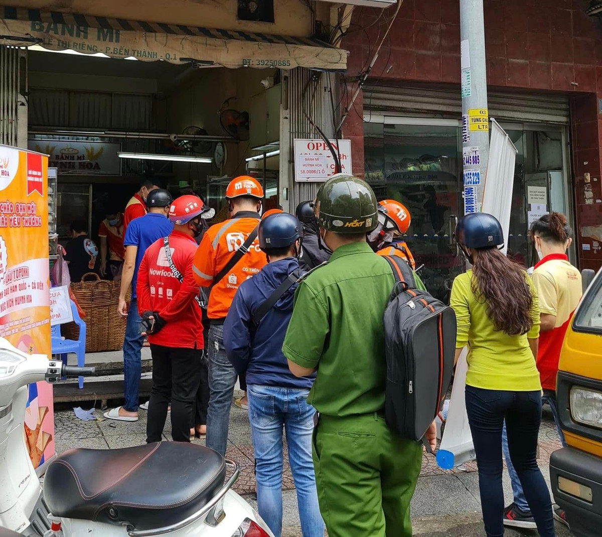 Bánh mì Huỳnh Hoa được biết đến như một tiệm bánh mì hấp dẫn nhất nhì ở Sài Gòn. Đây cũng là một địa chỉ được cách tính độ sành ăn săn lùng nhiều nhất ở Sài Gòn. Ảnh: Facebook