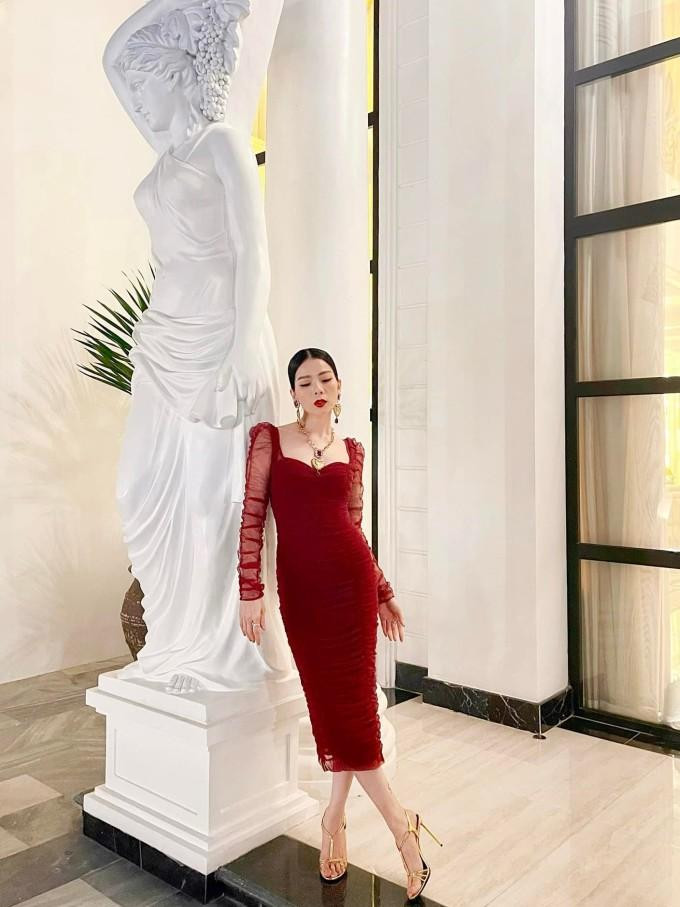 Đầu tháng 12, ca sĩ Lệ Quyên và bạn trai Lâm Bảo Châu dọn về biệt thự mới rộng 337 m2, nằm ở vị trí đăc địa TP Thủ Đức, TP HCM. Ảnh: Ngoisao