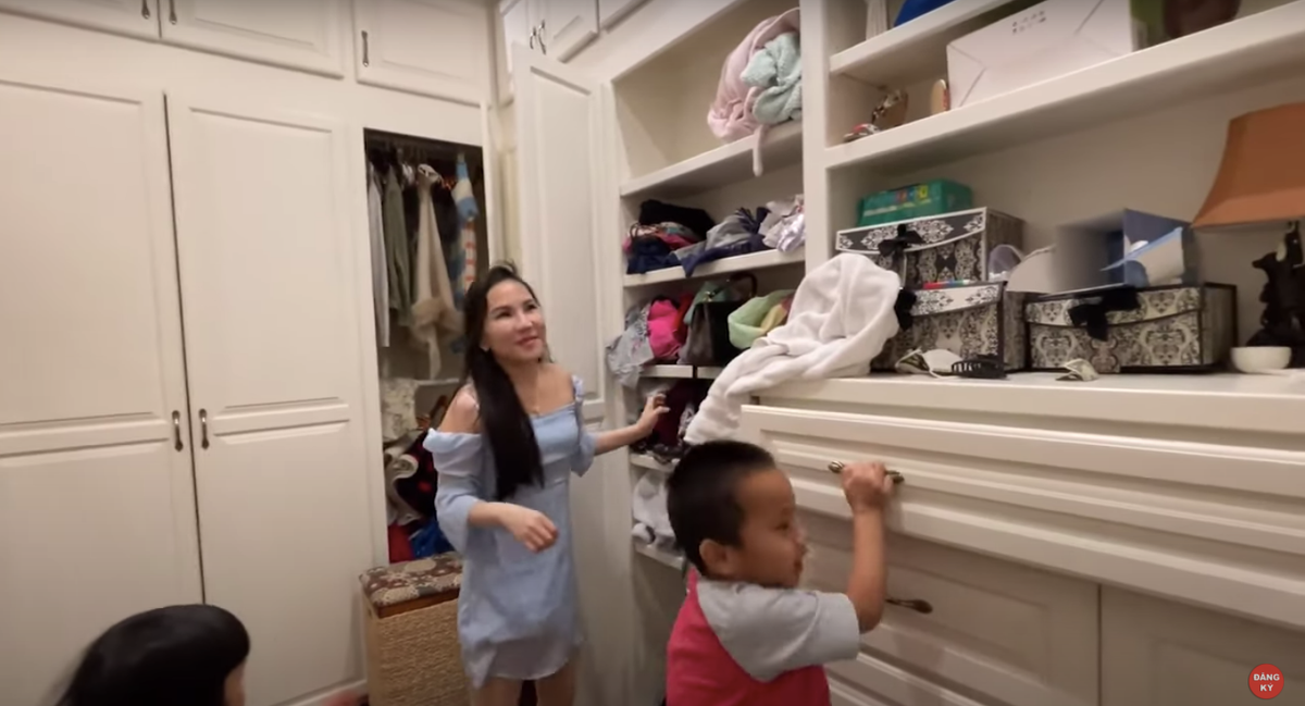 Một góc khác trong nhà của triệu phú Vương Phạm. Nguồn ảnh: chụp màn hình