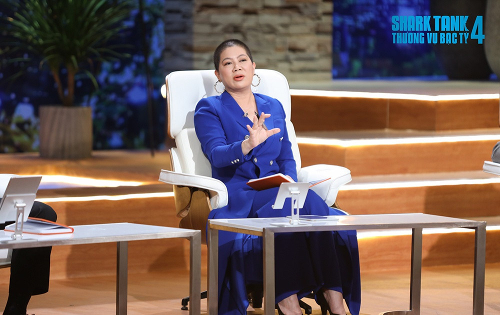 Shark Liên là một trong những Shark Việt được nhiều người yêu mến. Ngoài những khoảnh khắc "cứng cỏi" trên sóng Thương vụ bạc tỷ, ít ai biết Shark Liên cũng có nhiều khoảnh khắc đáng yêu bên cạnh chồng. Ảnh VTV