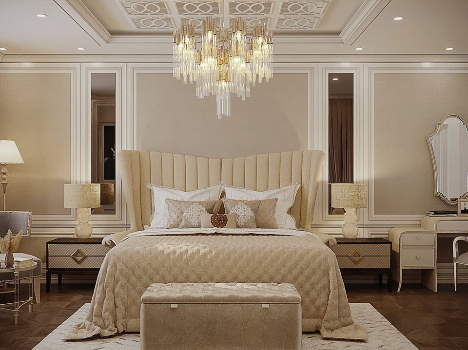 Phòng ngủ của Lệ Quyên có diện tích rộng với tông màu kem giúp căn phòng thêm phần dịu mát, ấm cúng.