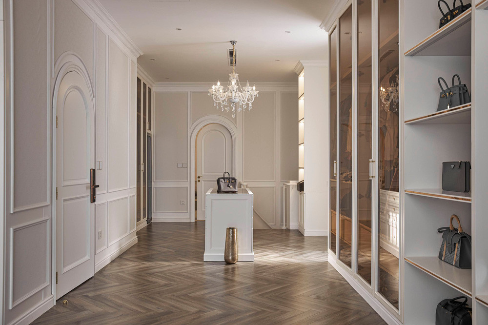 Phòng thay đồ lộng lẫy như bà hoàng.