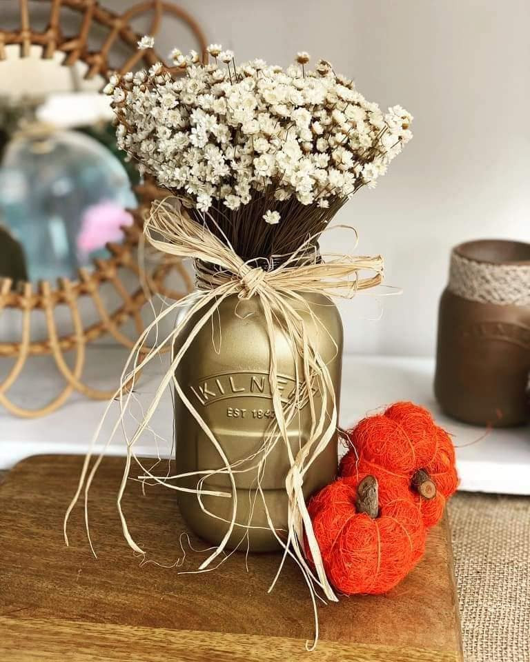 Giá rẻ lại có thể chơi được lâu, cúc Glixia đang "khuấy đảo" các gian chợ online khi chị em nào cũng muốn sắm một lọ để trưng trong nhà.