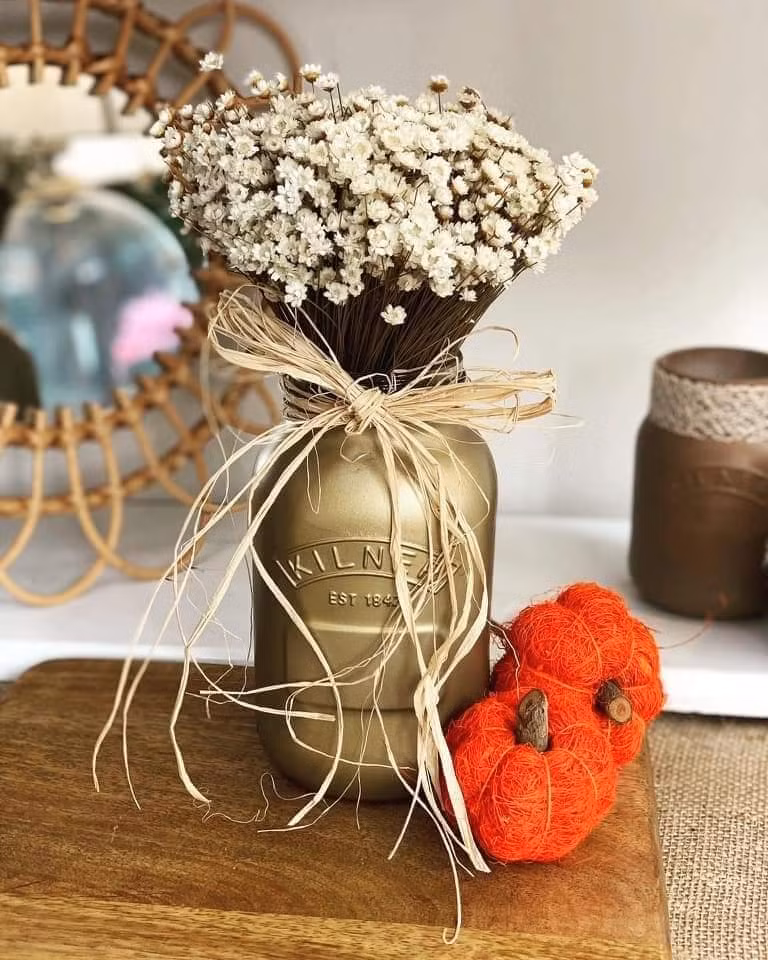 Giá rẻ lại có thể chơi được lâu, cúc Glixia đang "khuấy đảo" các gian chợ online khi chị em nào cũng muốn sắm một lọ để trưng trong nhà.