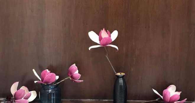 Tuy nhiên, hoa có mùi thơm quyến rũ và nét đẹp kiêu sa, sang chảnh nên vẫn được nhiều khách chọn mua.