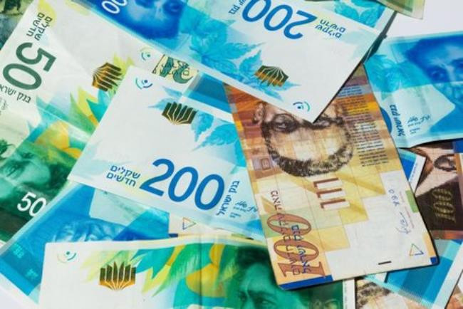 Tờ tiền Israel cũng khiến giới làm tiền giả phải “đau đầu” vì trên mỗi tờ tiền đều có chữ ký của Thống đốc. Theo đó, việc làm giả tiền gần như là bất khả thi.