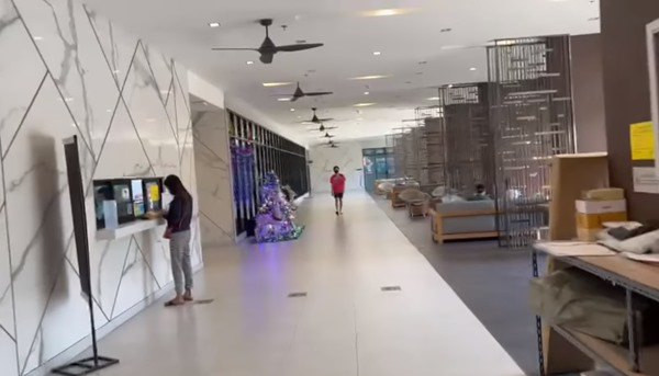 Thuỳ Tiên chia sẻ đây chỉ là nơi ở tạm thời trước khi người đẹp trở về Việt Nam dự kiến sau lễ Giáng sinh. Ảnh chụp màn hình