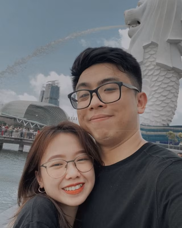 Vợ của thiếu gia Tân Một Cú là Mi Tóc Xanh (tên thật Đặng Ngọc Mi) là YouTuber xinh đẹp tốt nghiệp RMIT loại giỏi. Ảnh: Facebook