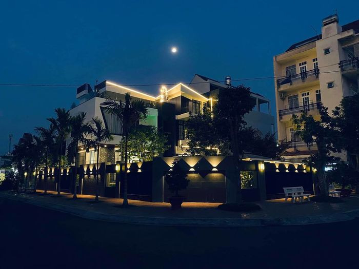 Với tổng diện tích lên đến 700m2, biệt thự của Quốc Trường có sức chứa lên đến hơn trăm người. Ảnh: FBNV