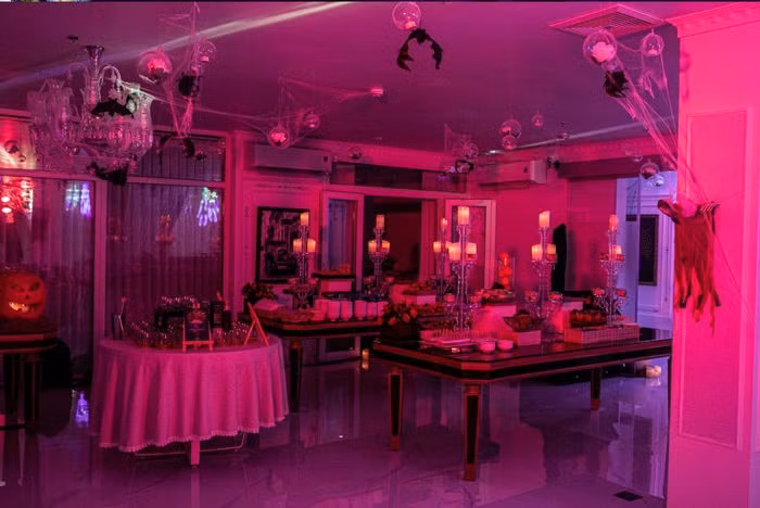 Thỉnh thoảng, Lý Nhã Kỳ tổ chức tiệc buffet tại gia, thưởng thức cùng người thân, bạn bè cho đỡ chán. Ảnh: FBNV