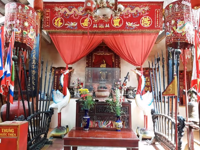 Nhung vi quan nuoc Viet thanh liem thoi phong kien duoc nguoi doi ton kinh