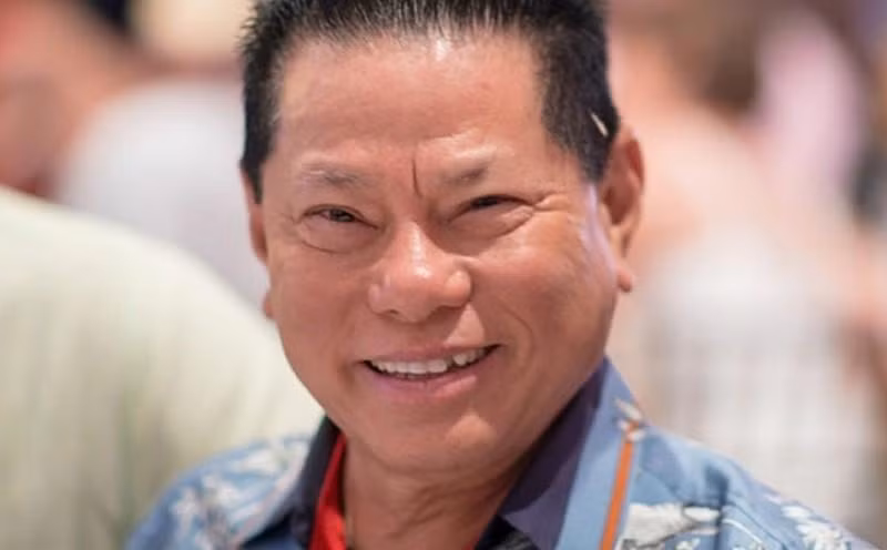 Trước đó không lâu, tỷ phú Hoàng Kiều cũng cần tuyển một người phụ nữ khoảng 40 tuổi (độc thân, không con) giúp việc trông em và nấu ăn. Ở trong nhà, lương một năm 36.000 USD, bảo hiểm sức khỏe và các quyền lợi khác. Ảnh: Internet