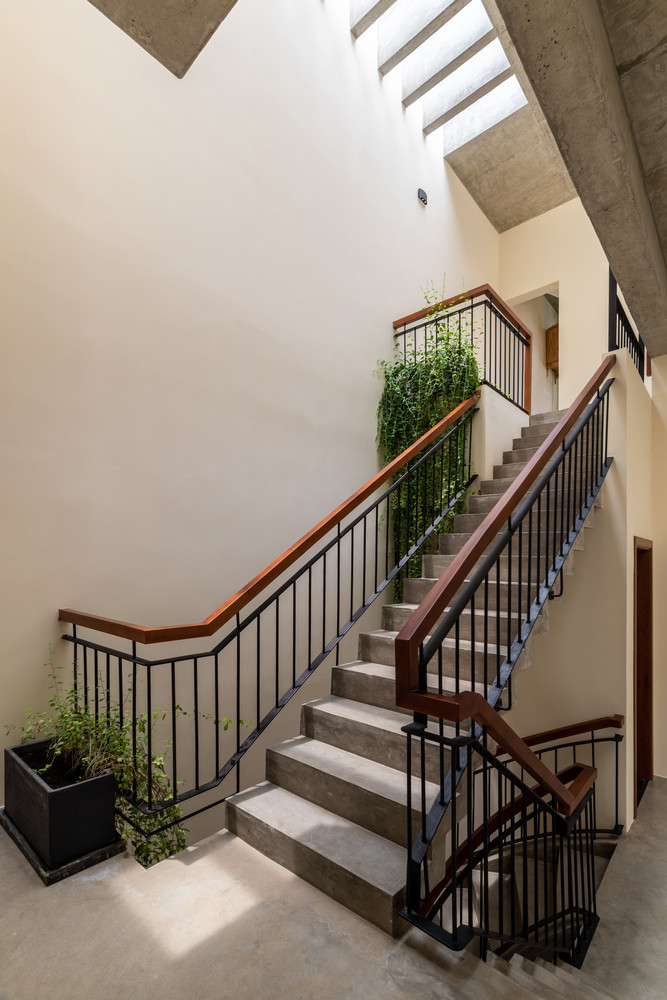 Do nhu cầu sử dụng lớn nên việc mở rộng không gian sử dụng theo chiều dọc là điều tất yếu.