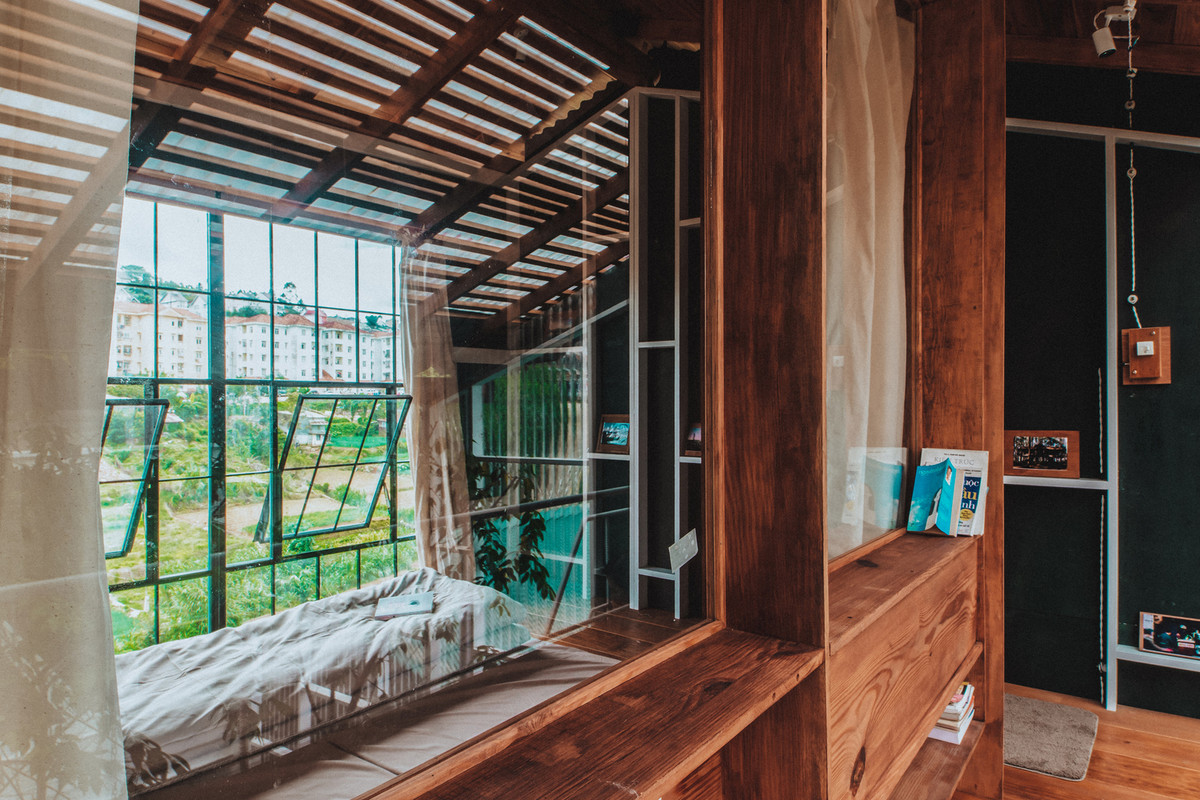 Mục đích của dự án là điểm dừng chân cho khách du lịch. Các phòng được thiết kế với nội thất tối giản phù hợp cho việc lưu trú tạm thời.