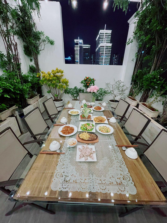 Mọi thiết kế trong nhà đều mang phong cách hiện đại, sang trọng. Ảnh: TTT