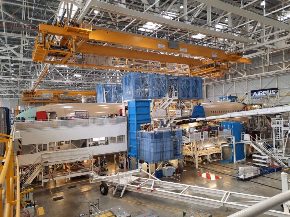 Quá trình chế tạo máy bay Airbus A350 là một công việc phức tạp và hấp dẫn.