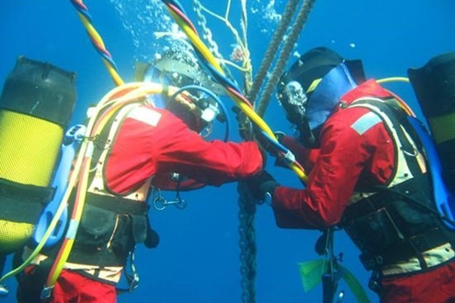 Mot nhanh cap quang bien duoc sua xong, Internet di quoc te tot hon