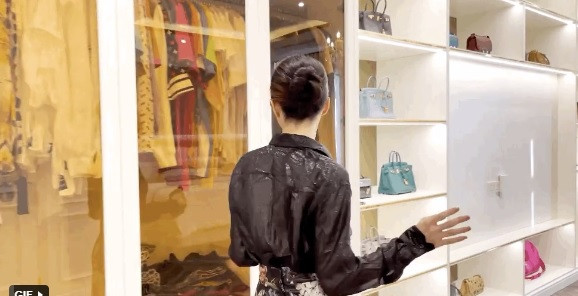 Hương Giang sở hữu nhiều mẫu túi xách xa xỉ, trong đó chiếm phần lớn là các mẫu Hermes nhiều màu sắc. Ảnh chụp màn hình