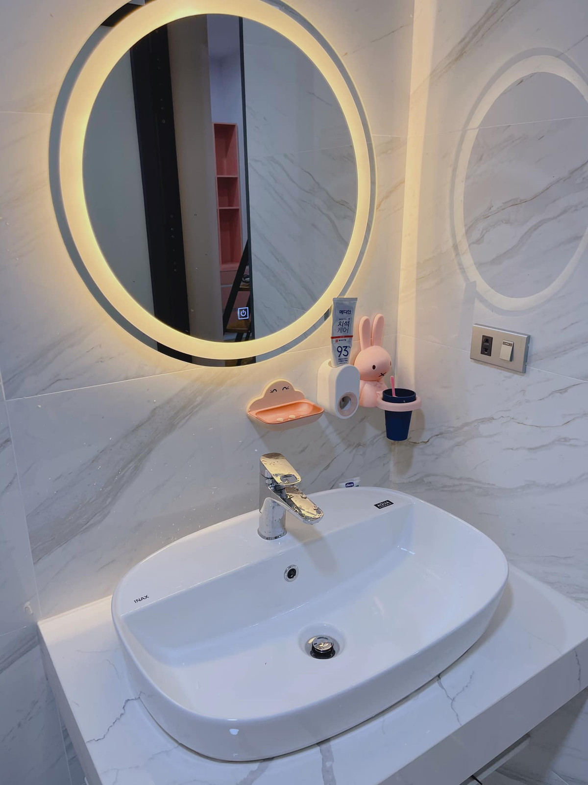 Nhà tắm riêng dành cho công chúa nhỏ. Ảnh: FBNV