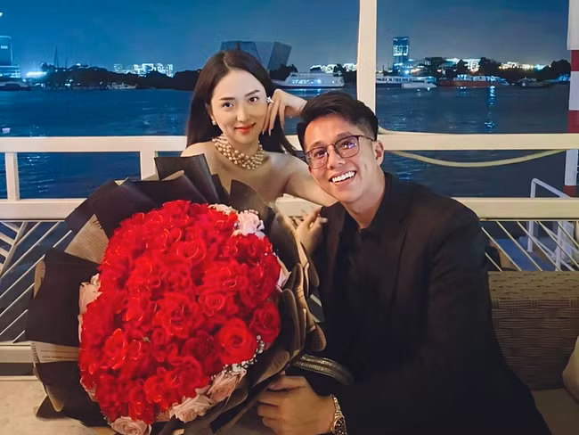 Vừa qua, Matt Liu và Hương Giang ngầm công khai chuyện dọn về chung một nhà sau thời gian dài hẹn hò. Theo đó, mọi thông tin về gia đình chồng tương lai của Hương Giang cũng được chú ý. Ảnh: Nhịp sống Việt