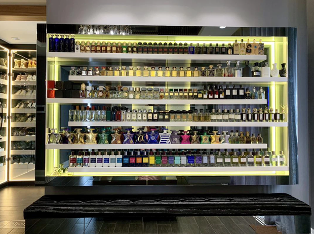 Ngoài bất động sản, vợ chồng Trấn Thành - Hari Won còn sở hữu tủ đồ hiệu đáng mơ ước. Ảnh: FBNV