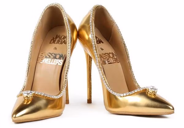 Theo Giám đốc điều hành của Passion Jewelers, đôi giày cao gốt này phản ánh "tinh thần của Giấc mơ Hoàng gia, được tạo ra cho phụ nữ xã hội cao cấp hiện đại". Ảnh: Luxury Launches