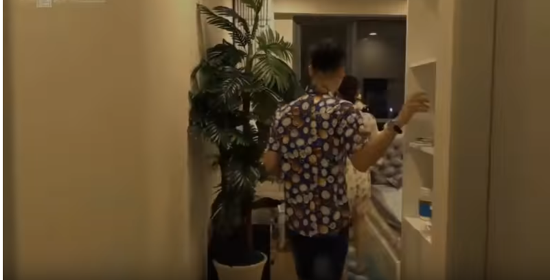 Lối đi trong nhà có khá nhiều cây xanh. Ảnh: Internet