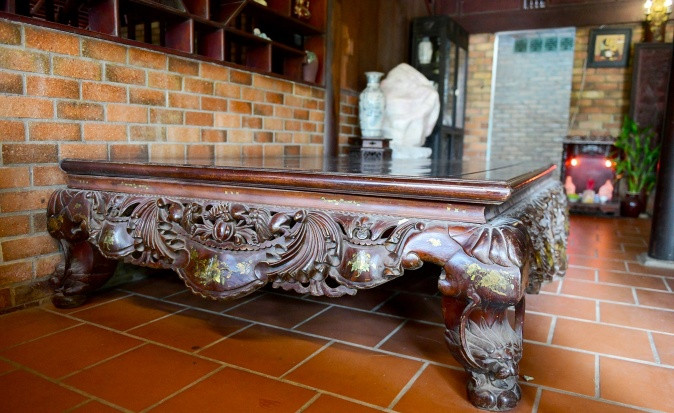 Những món đồ nội thất xưa mang đến nét đẹp hoài cổ cho không gia sống. Ảnh: Công luận