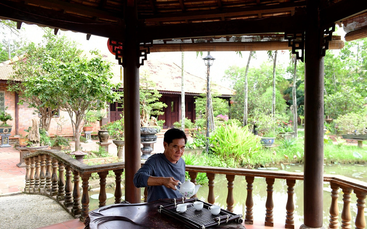 Toàn bộ diện tích căn nhà khoảng 200 m2, bao quanh là sân vườn xanh mát. Ảnh: Dân trí