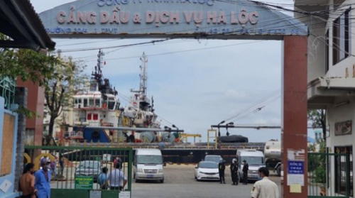 Mo rong chuyen an xang gia: Bat giam doc cong ty Ha Loc o Vung Tau