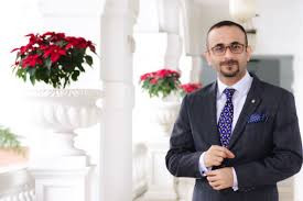 Mức lương trung bình của CEO người nước ngoài của một khách sạn cao cấp tại Việt Nam dao động từ 10.000-15.000 USD/tháng (tương đương 210-320 triệu đồng/tháng).