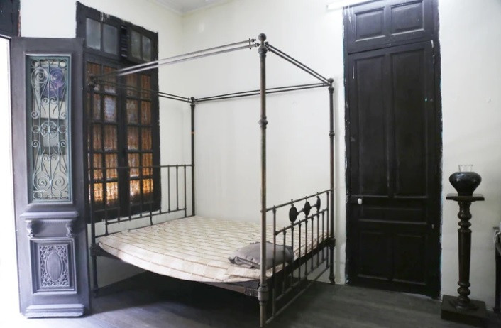 Căn biệt thự được xây miệt mài trong 1 năm mới hoàn thiện. Hầu hết nội thất trong căn biệt thự đều được nhập khẩu từ châu Âu hoặc Hồng Kông. Ảnh: Saostar