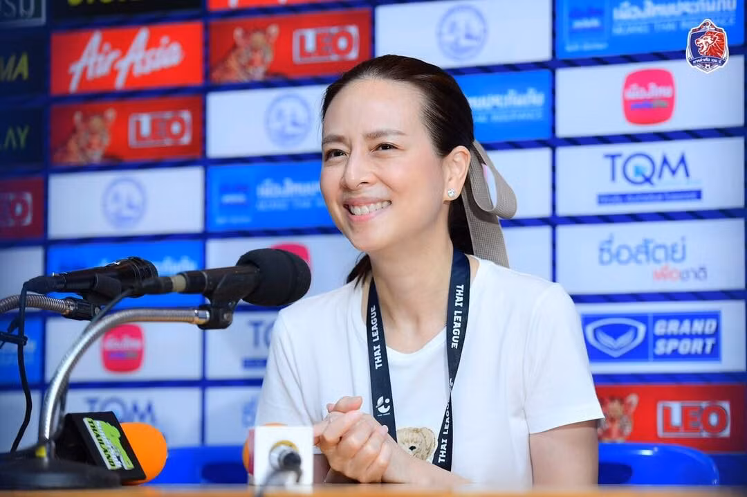  Nữ đại gia Thái Lan này còn là chủ tịch kiêm giám đốc điều hành tại Muang Thai Insurance, một trong những công ty bảo hiểm phi nhân thọ hàng đầu tại Thái Lan. Ảnh: World Today News