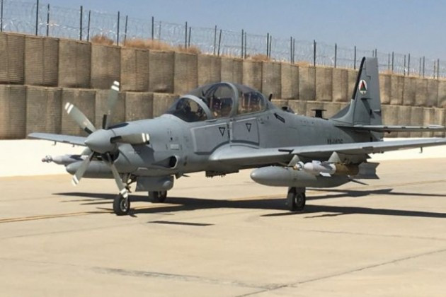 Super Tucano có thể hoạt động ở nhiệt độ cao và địa hình phức tạp, máy bay có chiều dài 11,38 m; sải cánh 11,14 m; trọng lượng cất cánh tối đa 5.400 kg.