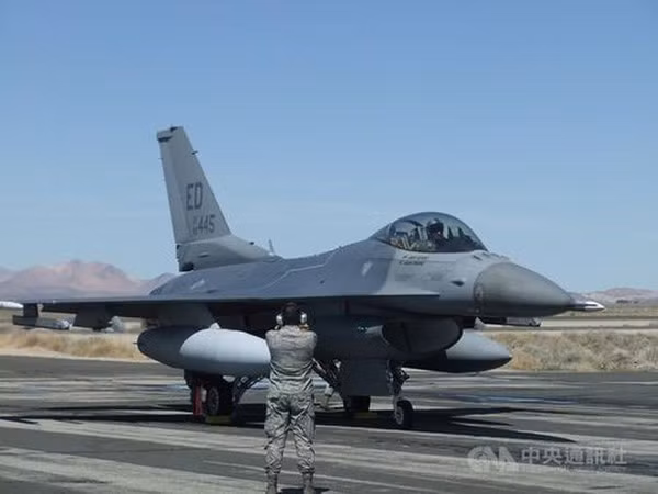 Hiện Đài Bắc đã nhận những chiếc F-16V đầu tiên trong tổng số 139 chiếc dự tính họ sẽ được Mỹ nâng cấp.