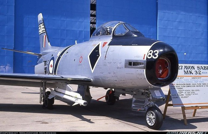 Dịp may đến khi trong một trận không chiến năm 1957, máy bay Mig-17 của Trung Quốc đã dính một quả tên lửa AIM-9 từ tiêm kích F-86 của Đài Loan.