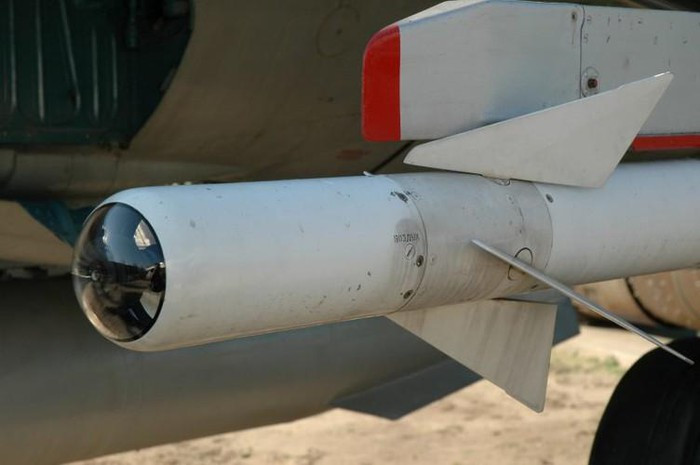 Vympel K-13 (tên ký hiệu của NATO AA-2 'Atoll'), là một loại tên lửa không đối không của Liên Xô.