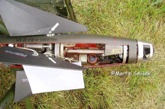 Nổi bật trong số này chính là tên lửa AIM-9, điều này đã thôi thúc Liên Xô tìm cách lấy được loại vũ khí này để nghiên cứu và sao chép chúng.