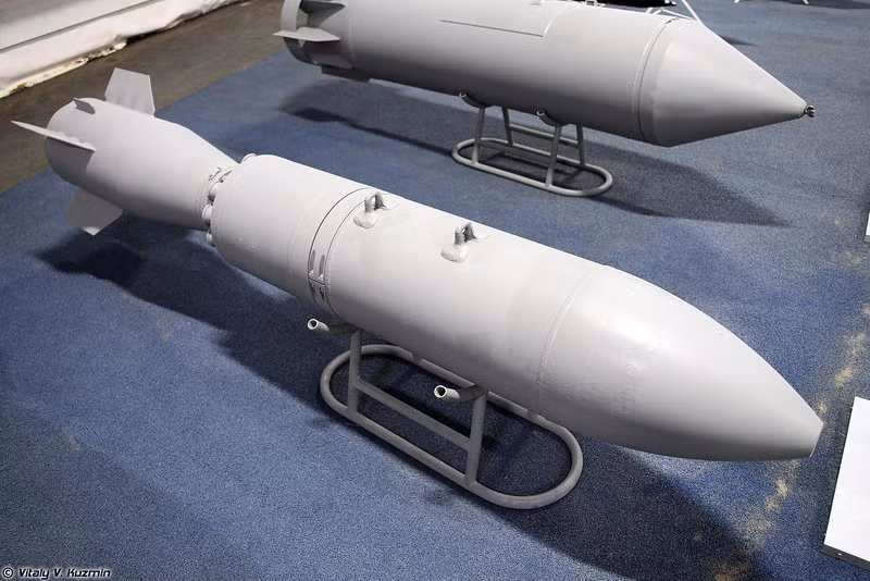 Bom xuyên bê tông BetAB-500ShP dùng để tấn công các mục tiêu kiên cố như công sự, đường băng sân bay, đường cao tốc, bê tông cốt thép. Nếu tấn công đường băng, một quả BetAB-500ShP có thể tiêu diệt một diện tích lên đến 50m2. Phần đuôi của bom BetAB-500ShP có động cơ đẩy rocket và dù hãm.