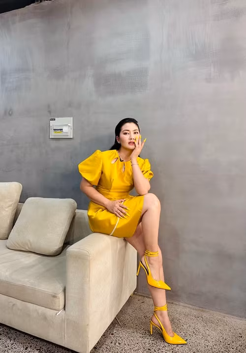 Ngọc Lan giỏi kiếm tiền. Cô đóng phim, tham gia gameshow, kinh doanh.