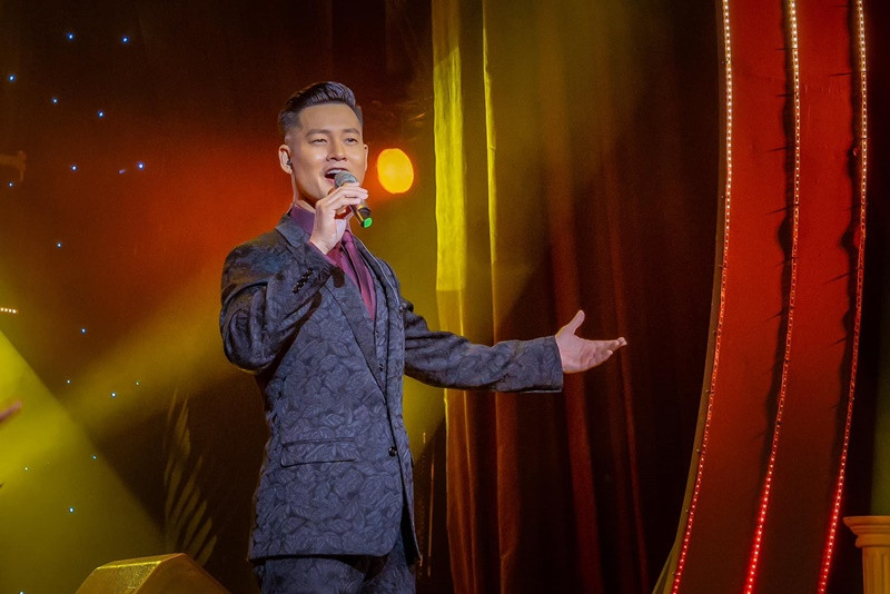 Được minh oan, Đức Tuấn chia sẻ trên Gia Đình Xã Hội: “Đến thời điểm hiện tại tôi vẫn chưa nhận được bất cứ phản hồi nào từ phía ca sĩ Mỹ Lan. Và tôi cũng không mong nhận được lời xin lỗi từ cô ấy vì ngay cả khi lời “tố” này tố nọ xảy ra thì đó cũng chỉ là thông tin trên mạng xã hội chứ tôi cũng không nhận được thông báo chính thức nào”. Ảnh: FBNV.